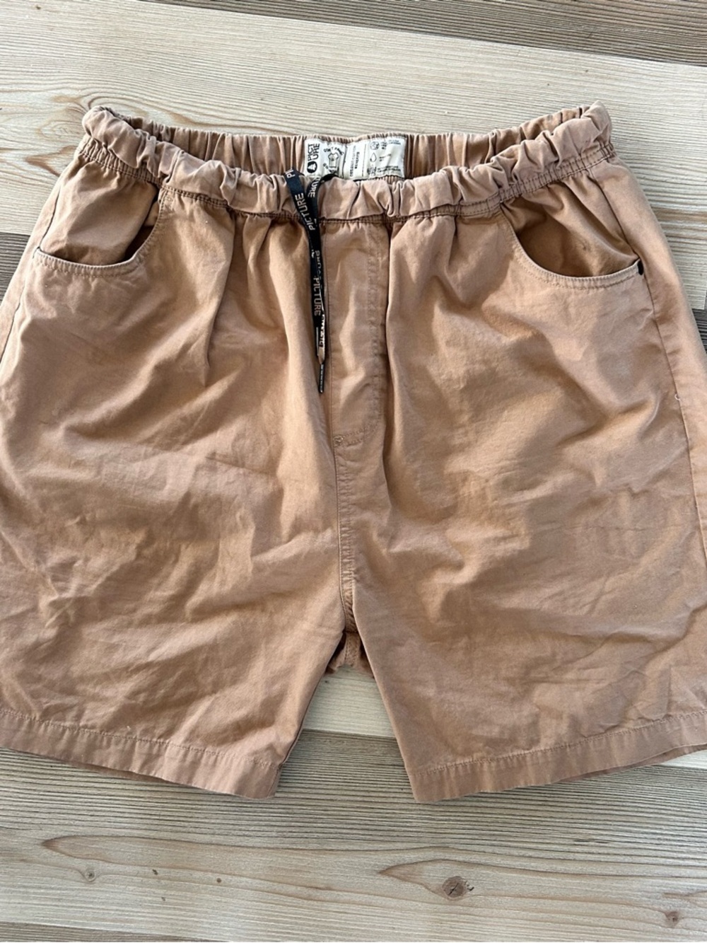 Men's Flat Front Elastic Waist Shorts in Light Brown